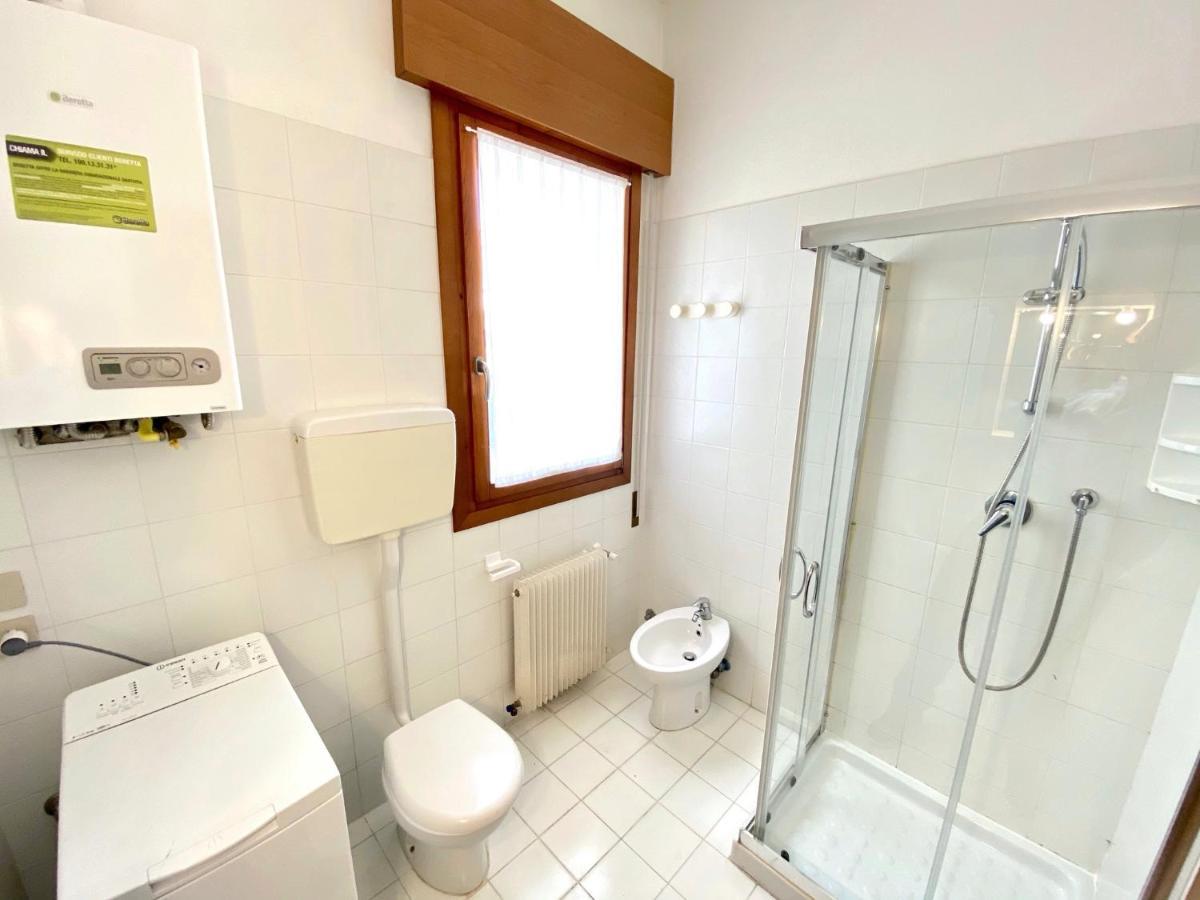 Villa Santin Carraro Immobiliare - Family Apartments リド・ディ・イエゾロ エクステリア 写真