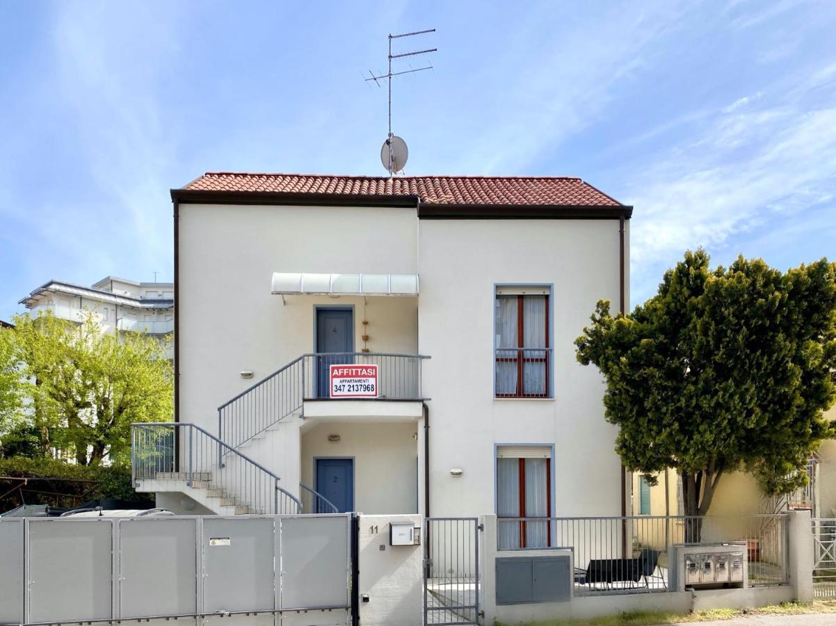 Villa Santin Carraro Immobiliare - Family Apartments リド・ディ・イエゾロ エクステリア 写真