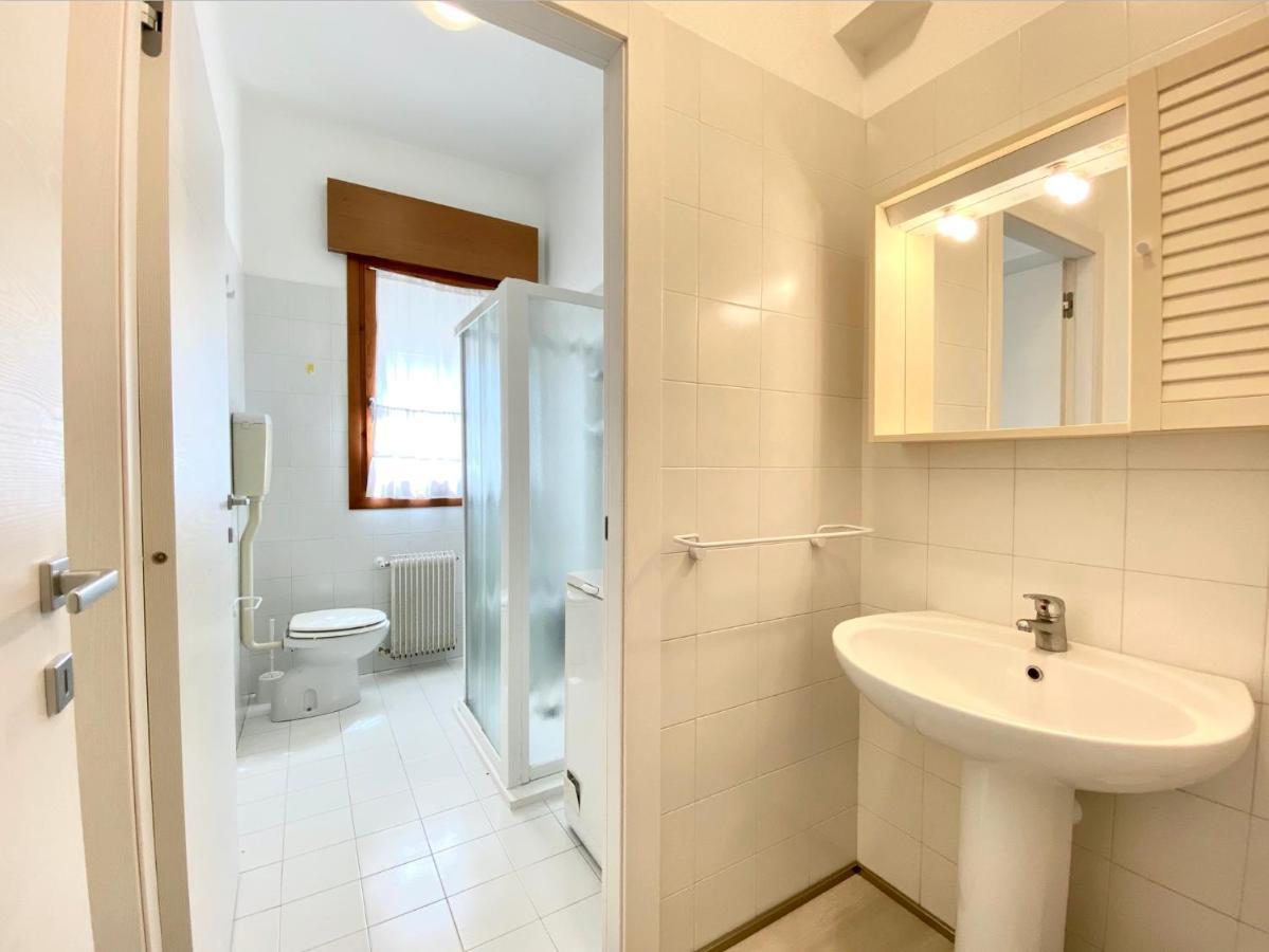 Villa Santin Carraro Immobiliare - Family Apartments リド・ディ・イエゾロ エクステリア 写真